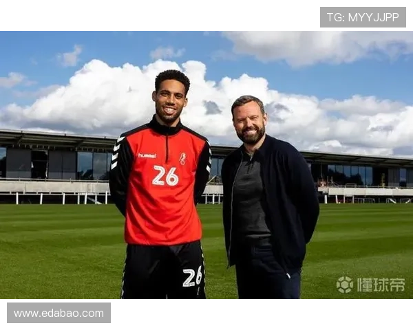 布里斯托足球明星的崛起与成就探秘：从青训到职业生涯的精彩历程